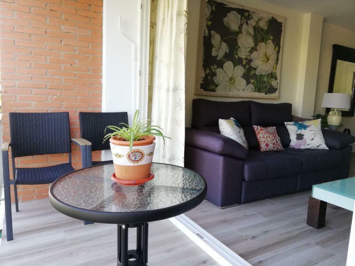 Apartamento Aurora Malaga Bagian luar foto