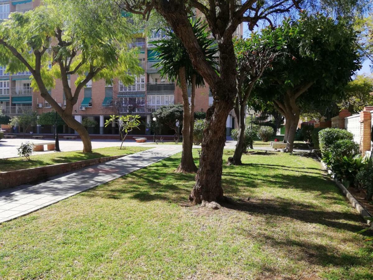 Apartamento Aurora Malaga Bagian luar foto