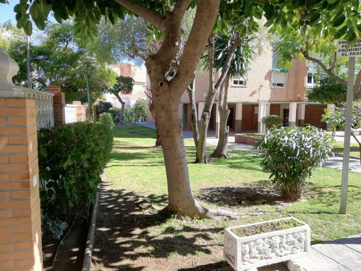 Apartamento Aurora Malaga Bagian luar foto