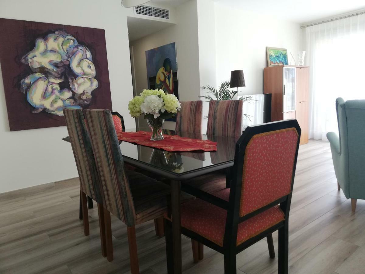 Apartamento Aurora Malaga Bagian luar foto
