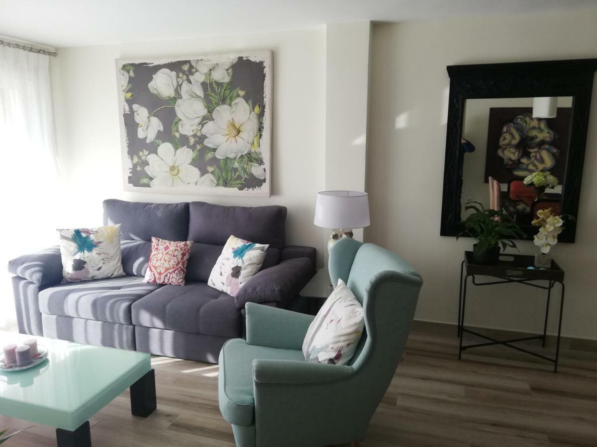 Apartamento Aurora Malaga Bagian luar foto
