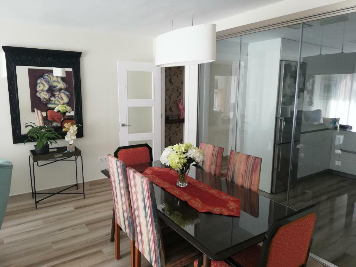 Apartamento Aurora Malaga Bagian luar foto