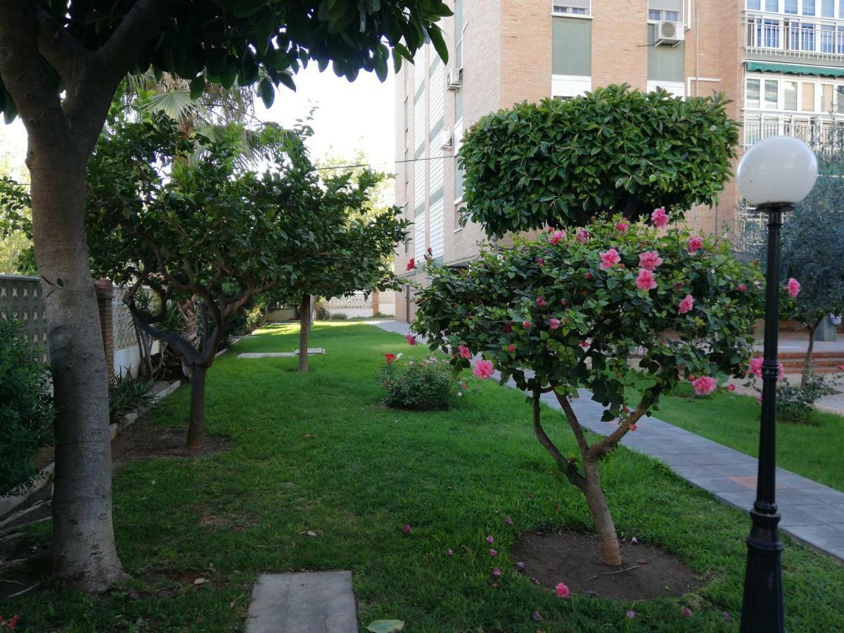 Apartamento Aurora Malaga Bagian luar foto