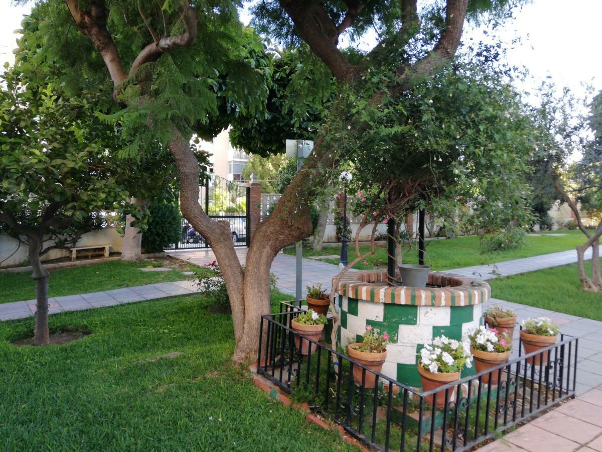Apartamento Aurora Malaga Bagian luar foto