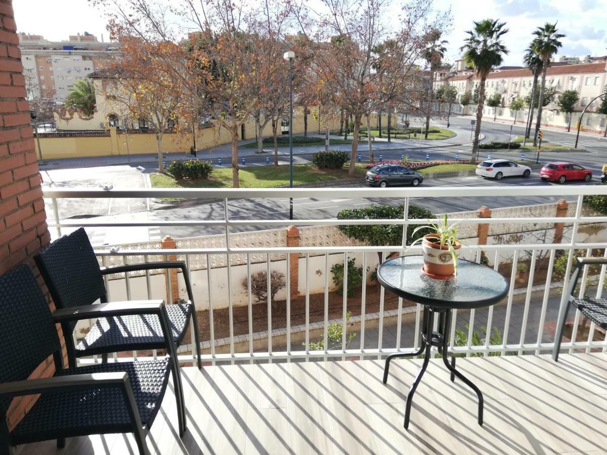 Apartamento Aurora Malaga Bagian luar foto