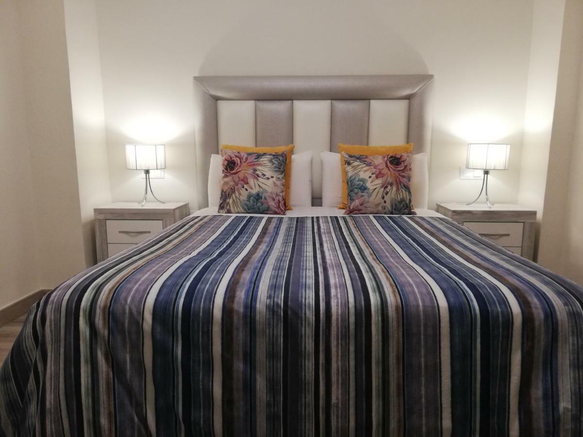 Apartamento Aurora Malaga Bagian luar foto