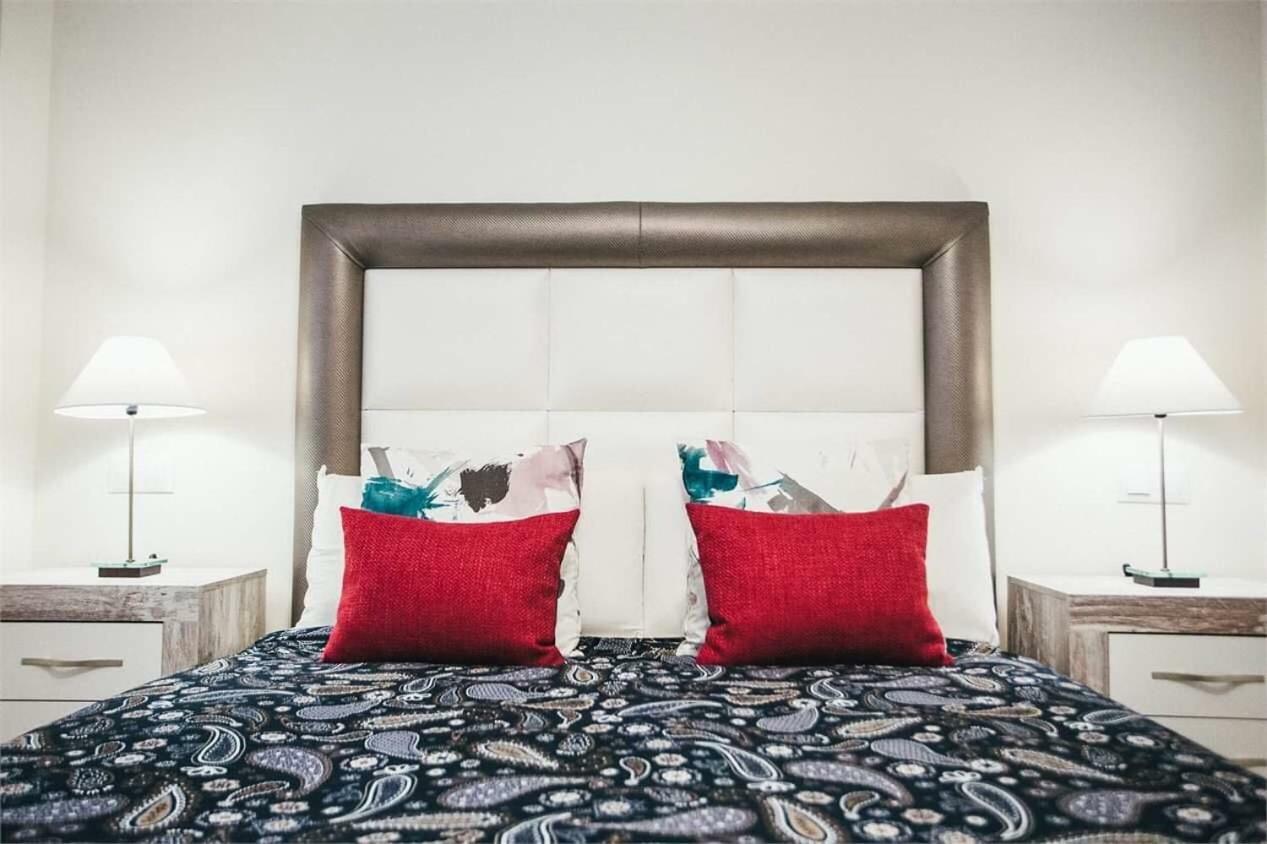 Apartamento Aurora Malaga Bagian luar foto